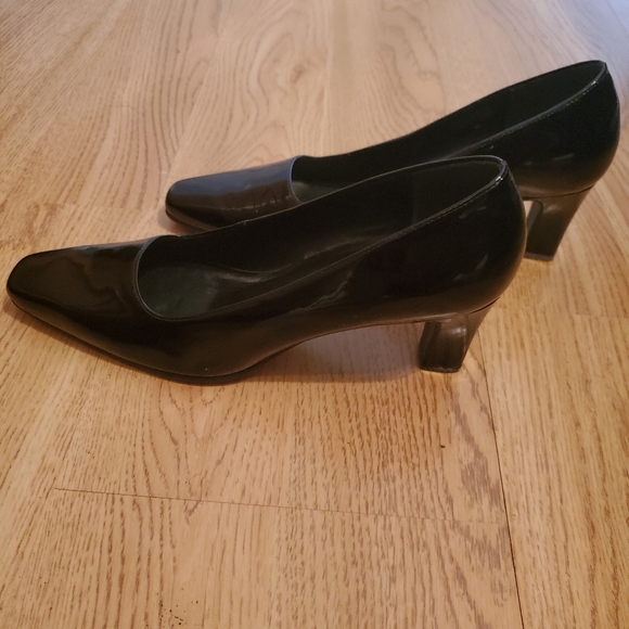 Luca B black patent leather chunk heel 6.5 - Picture 5 of 7